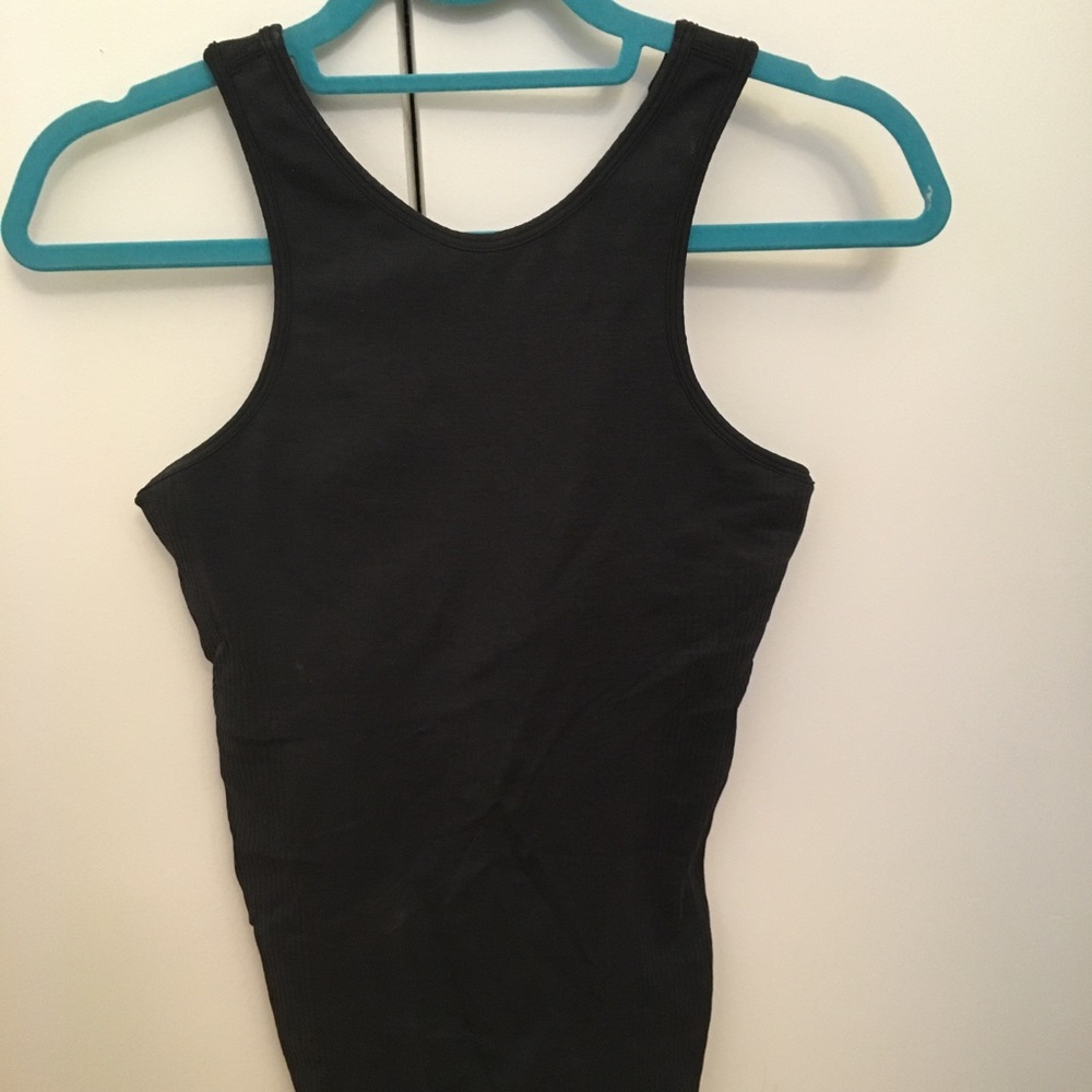 Lululemon hardly been worn tank